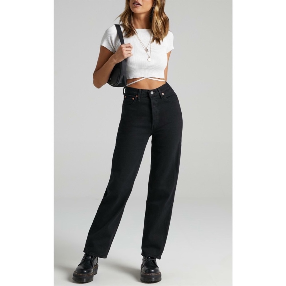 Levi’s Ribcage Straight Ankle Jeans